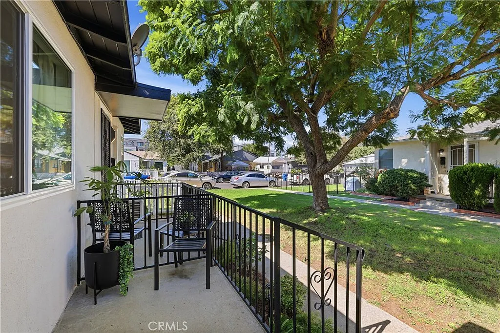 2 bed, 831 sqft, $4,750 — Photo 2