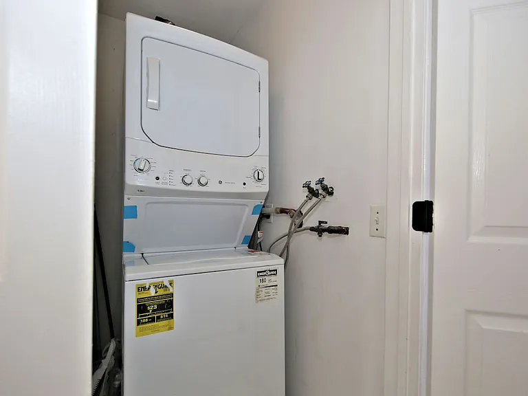 33 Summit Ave — Photo 12