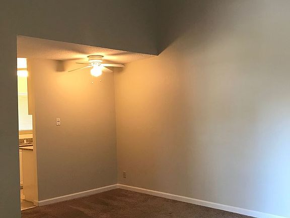 2nd image of 2116 D St APT 04