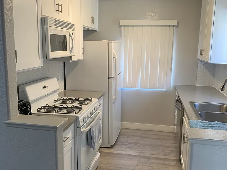 3412 Winterhaven St #204 — Photo 21
