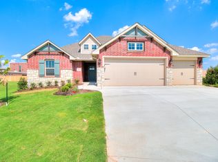 2000 Sweetgrass Cir, Edmond, OK 73013