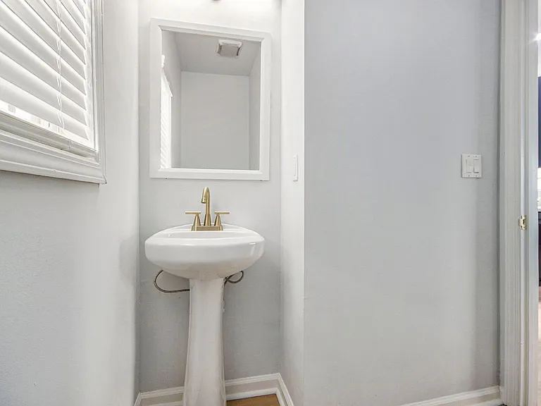 260 Aurora Ave NW — Photo 25