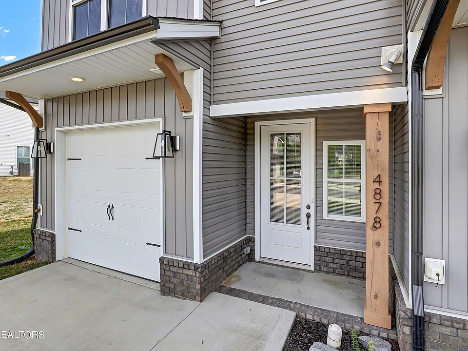 1st image of 4878 Ancient Glacier Ln