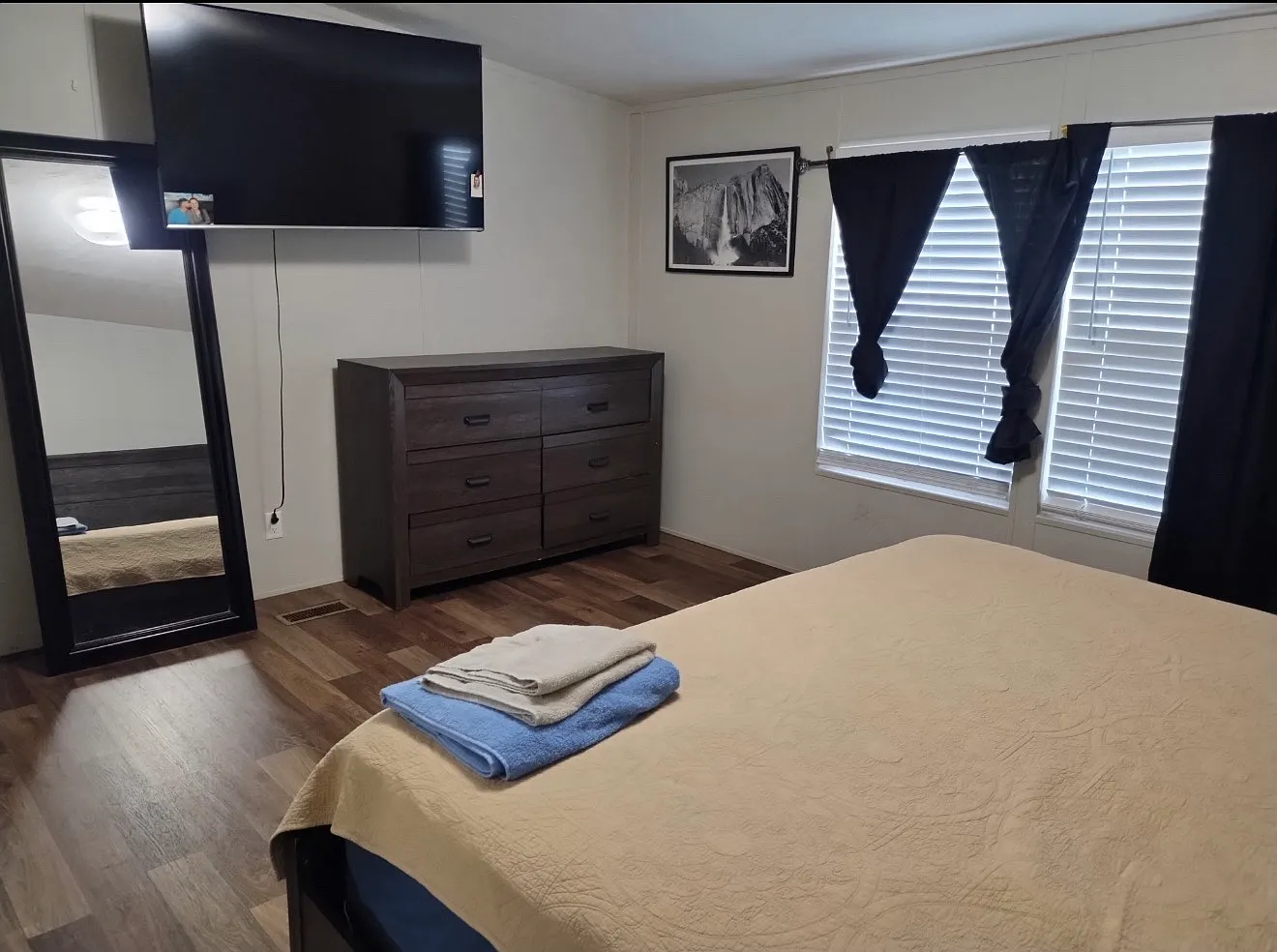 4 bed, 1.5 bath, 1568 sqft, $2,210 — Photo 3