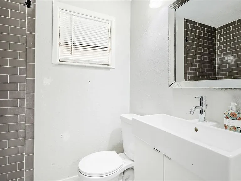 5320 Moeller Ave — Photo 17