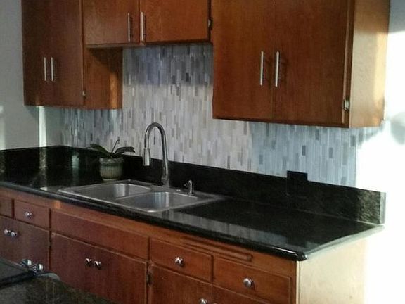 4th image of 1623 Victory Blvd APT 1