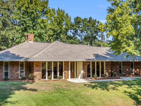 84 Crescent Cv, Columbus, MS 39705