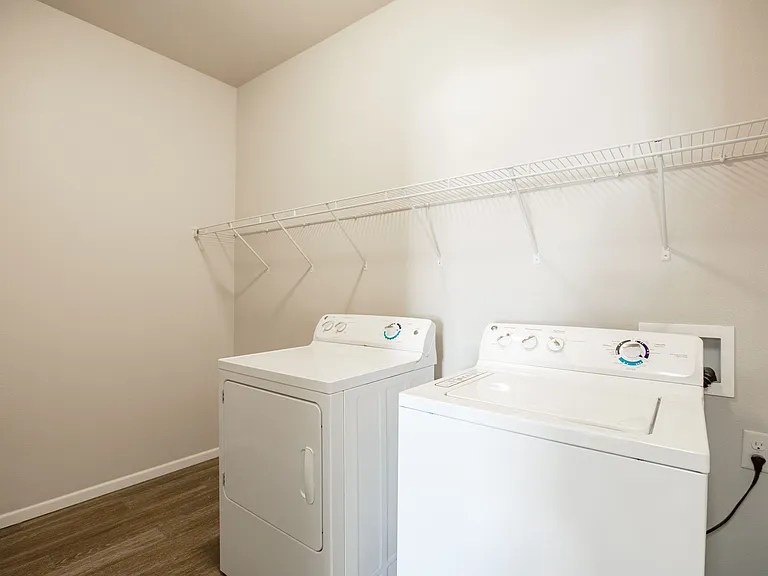 Eaglebrook at Prairie Grove Apartments — Photo 12