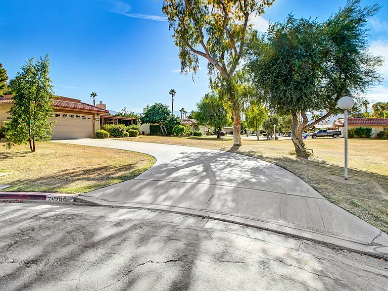75285 Pino Dr — Photo 2