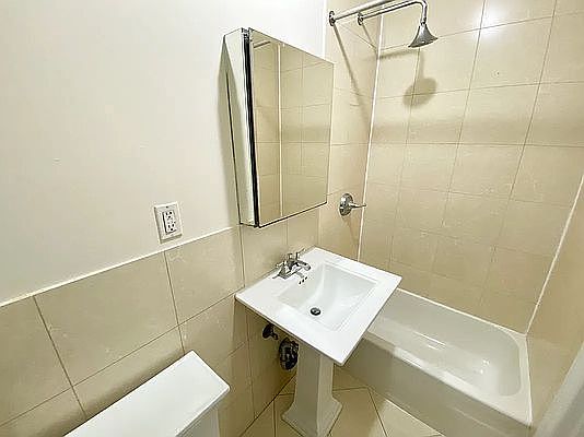 5th image of 75 Orchard St #17F