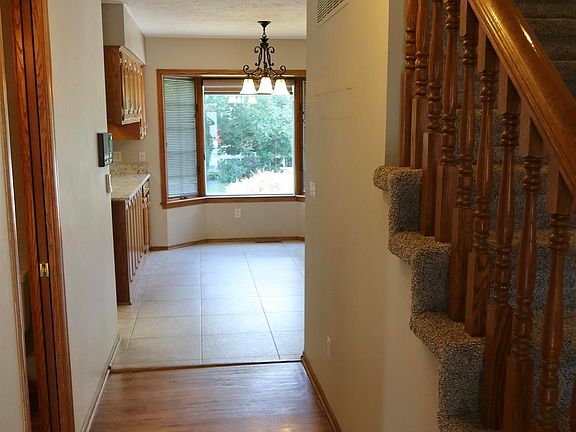 5th image of 4831 S 72nd St