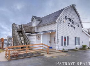 864 E 88th St, Newaygo, MI 49337