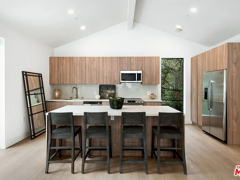 3659 1/2 Regal Pl — Photo 15