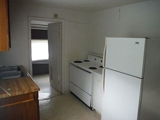 5th image of 109 1/2 Sullivan St