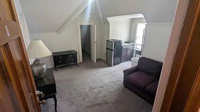 Studio, $700 — Photo 2