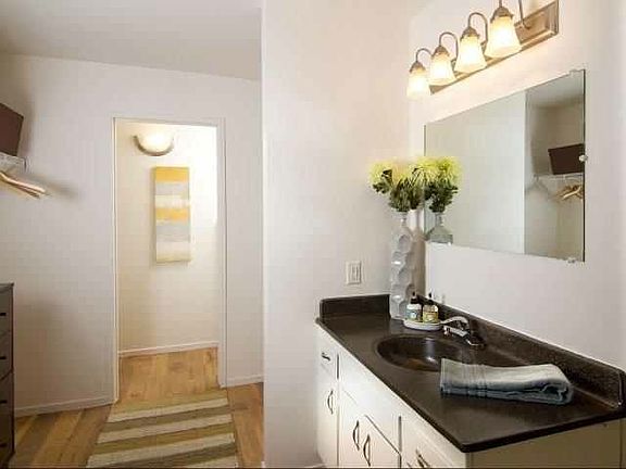 Master bathroom/Closet