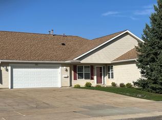 3019 21st St NE, Rochester, MN 55906