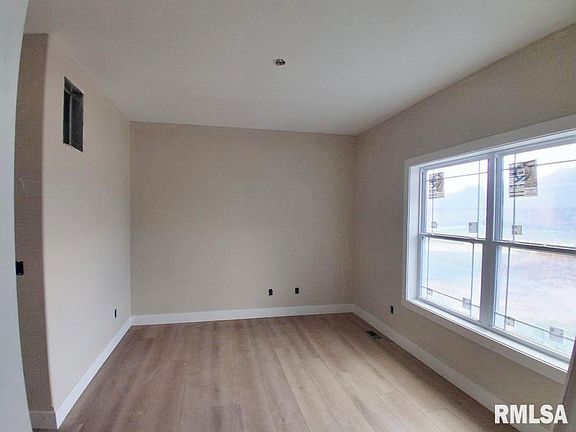 3rd image of 621 W Copper Ridge Ct