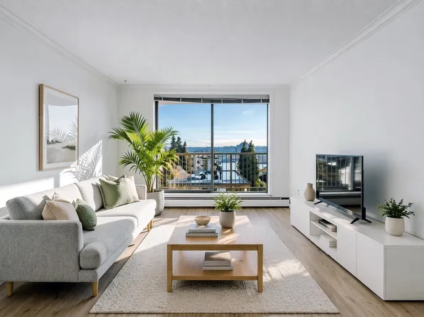 320 Royal Ave #301, New Westminster, BC V3L 5C6