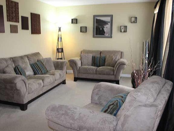 3rd image of 4076 Green Park Dr