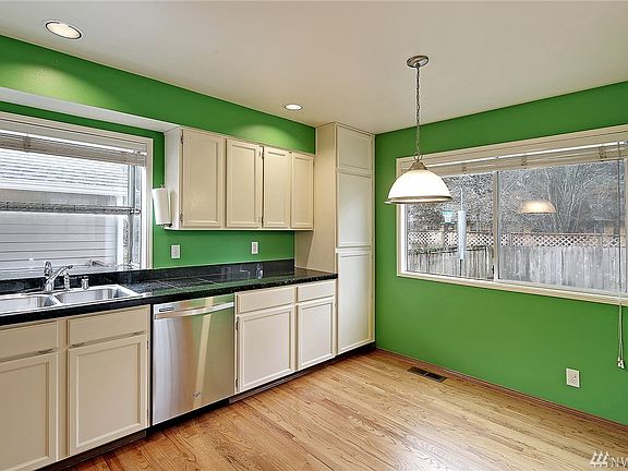 5th image of 12737 102nd Ave NE
