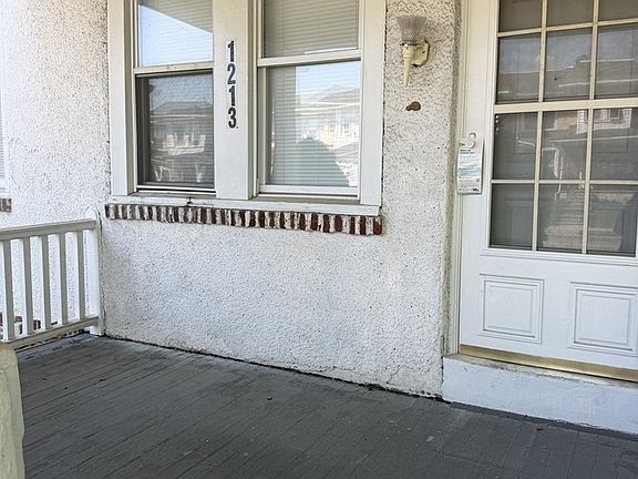 2nd image of 1213 Astor St