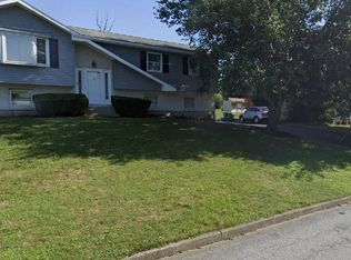 3251 W Reeve Dr W, Bethlehem, PA 18020