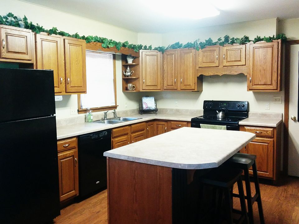 1st image of 3319 Cathlinda Dr