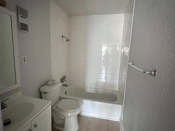 3rd image of 605 605/607 Morningview Dr
