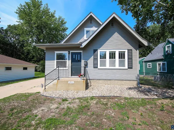 1911 S Prairie Ave, Sioux Falls, SD 57105