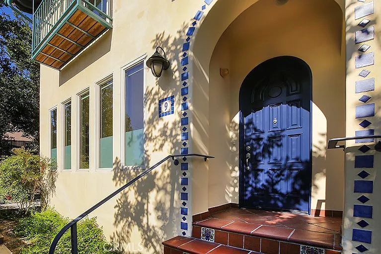 3 bed, 2.5 bath, 2280 sqft, $6,800 — Photo 3