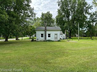 107 N Lester St, Capac, MI 48014