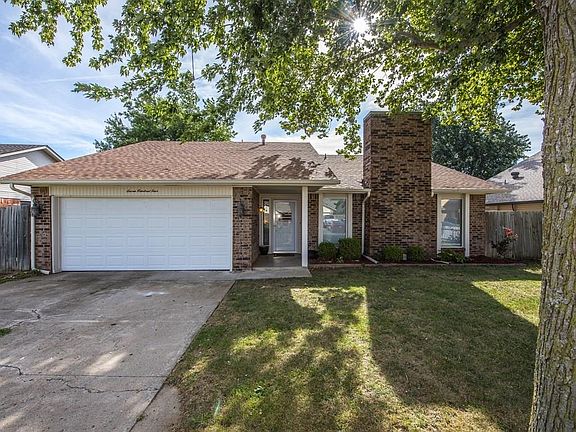 2nd image of 704 S Willowood Dr
