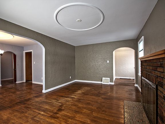 4th image of 1216 Kilbourn St