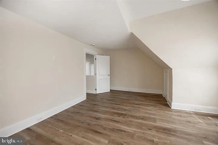 325 W Barnard St W — Photo 50