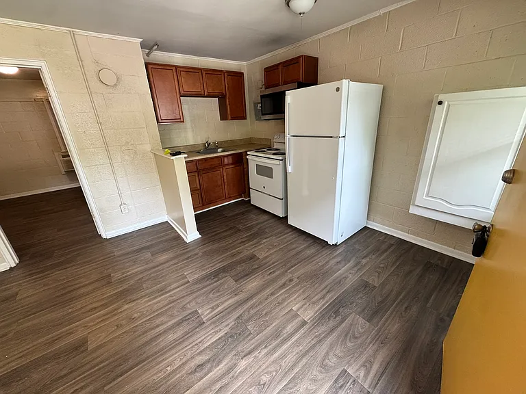 Gurley Flats — Photo 19