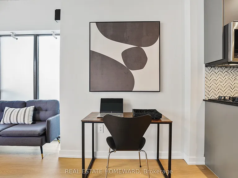 533 Richmond St W #704 — Photo 15