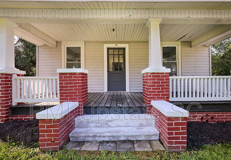 10 E Main St — Photo 2