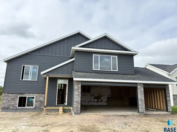 5941 S Coneflower Ave, Sioux Falls, SD 57108