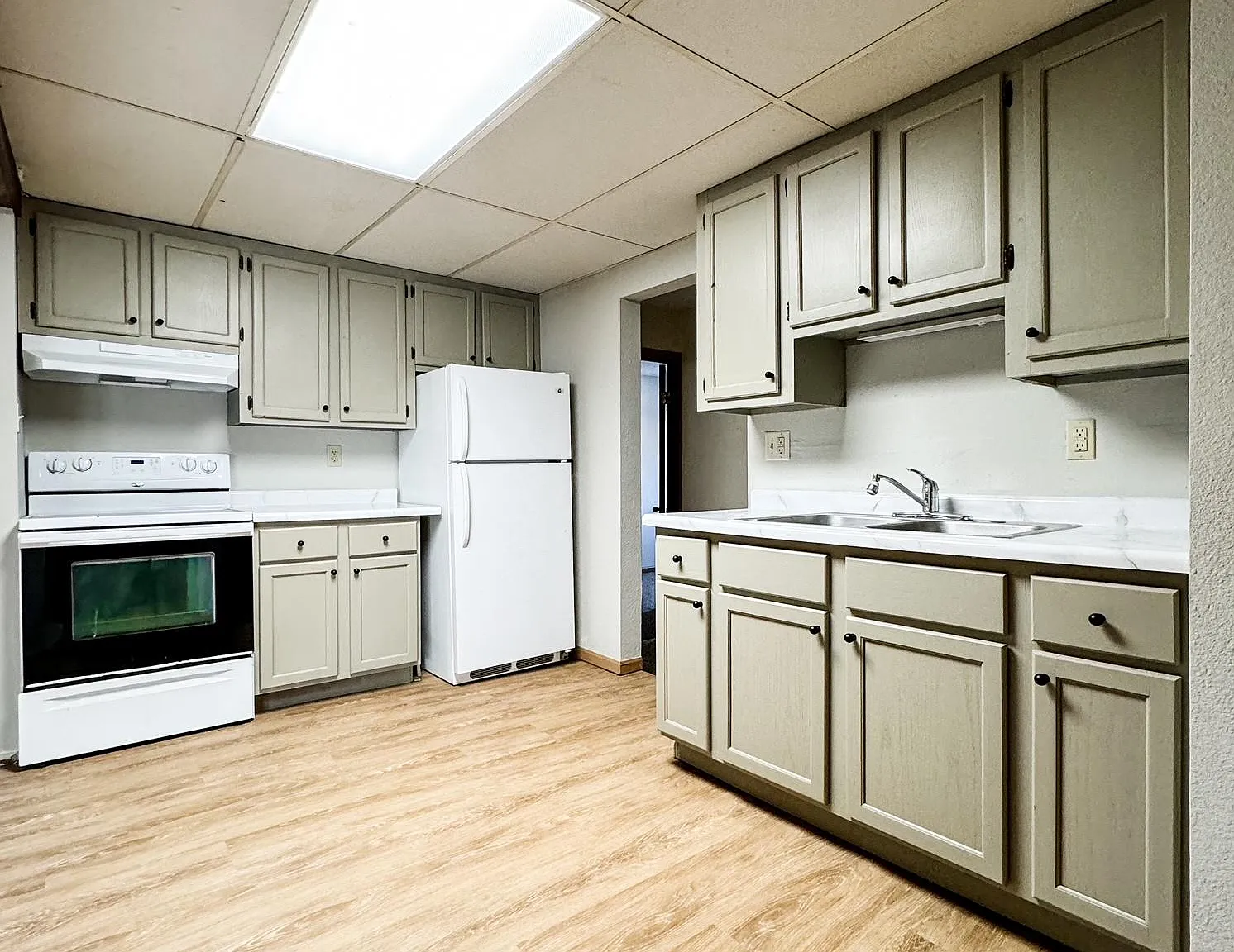 5 bed, 1200 sqft, $1,325 — Photo 4