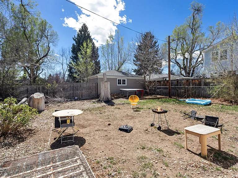821 W Mulberry St — Photo 39
