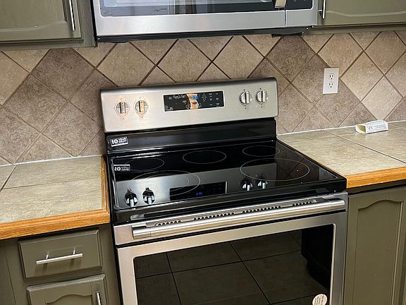 2nd image of 1101 Seabrook Dr