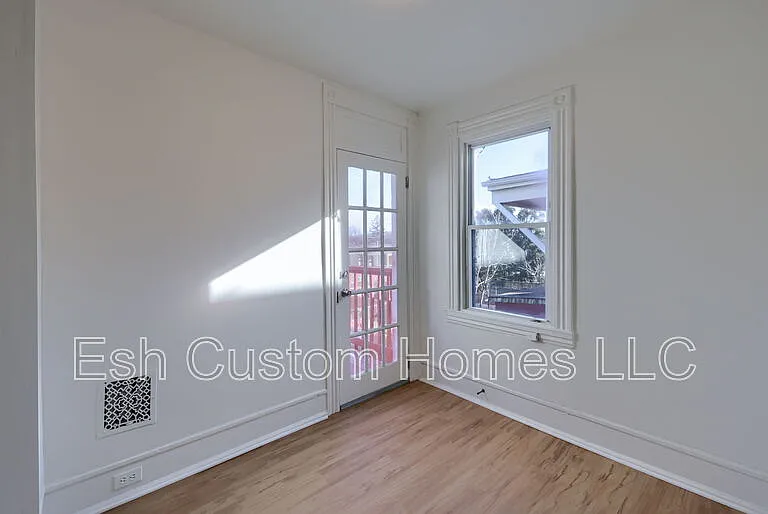 227 S Ann St — Photo 20