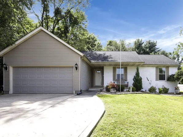 625 McIntosh Dr, Howard, OH 43028