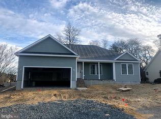 414 Summit Dr, Blades, DE 19973