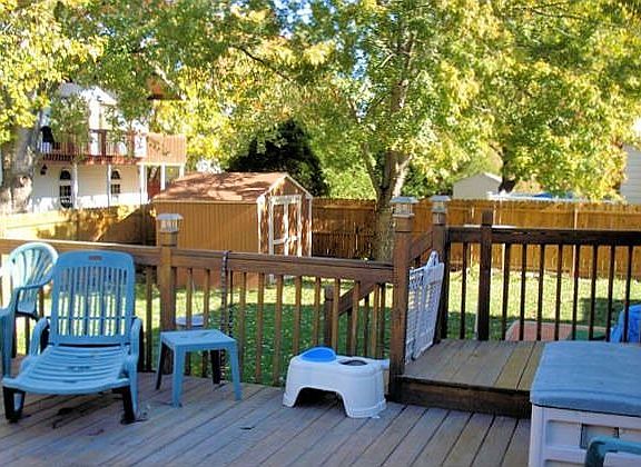 Deck/Backyard