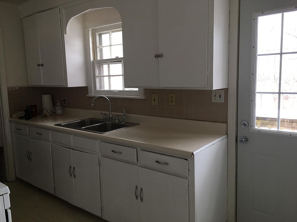 2nd image of 1503 W Scott Pl