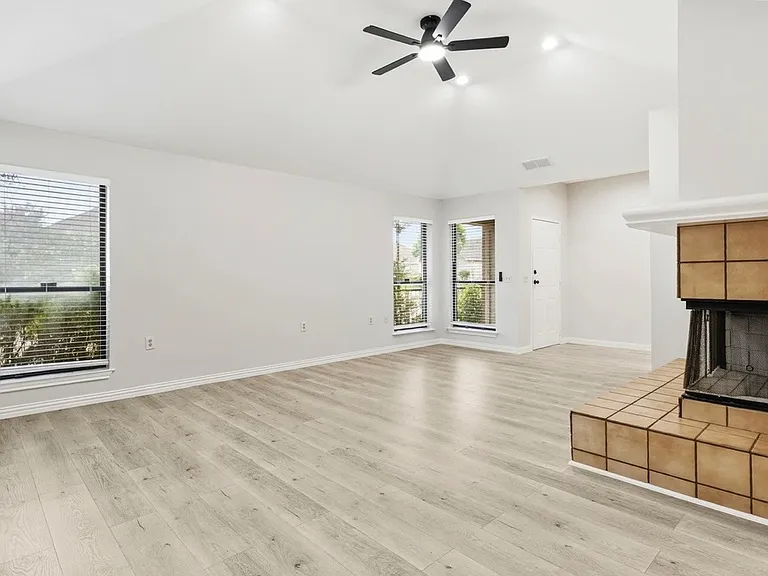 3251 Bellville Dr — Photo 1