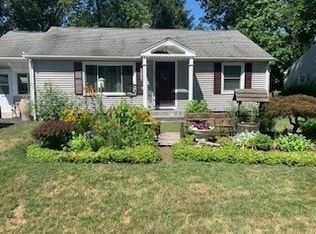 58 Maebeth St, Springfield, MA 01119