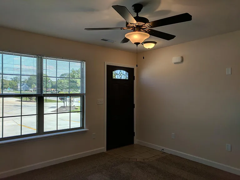 10547 Ellis Rd — Photo 3